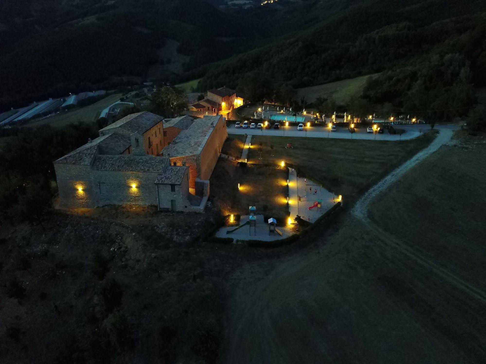 Borgo Di Gallano Valtopina Buitenkant foto