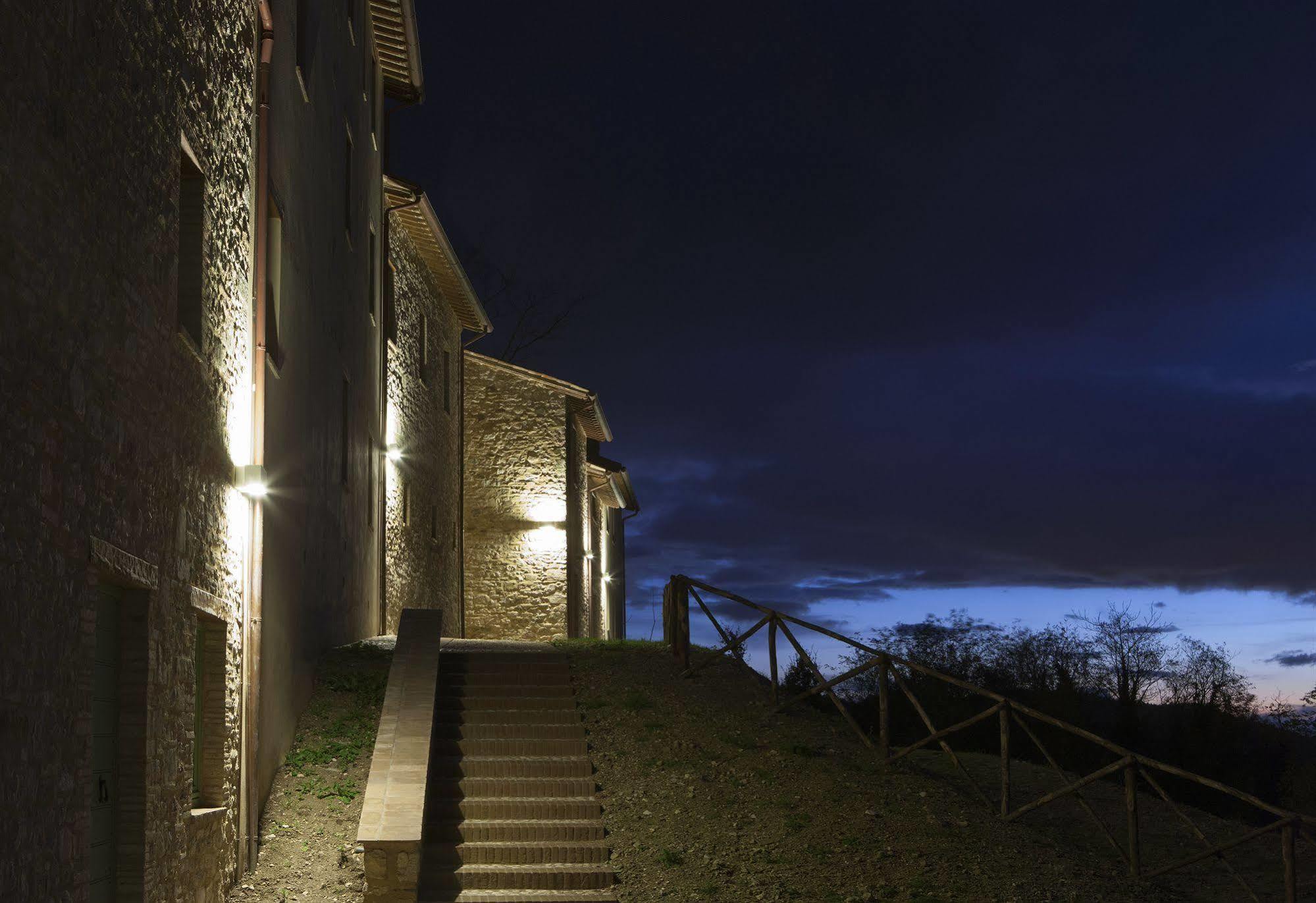 Borgo Di Gallano Valtopina Buitenkant foto